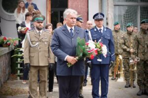 26. DZIEŃ PAMIĘCI NA LOTNISKU WILAMOWO – WSPÓLNA MODLITWA I HOŁD WIELKIM POLAKOM